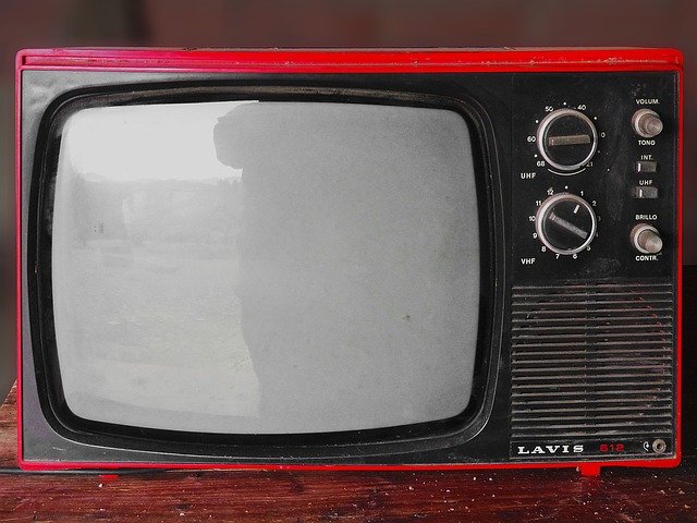 Picture of old fashioned television. Item example from a house clearance service from Loads4Less.
